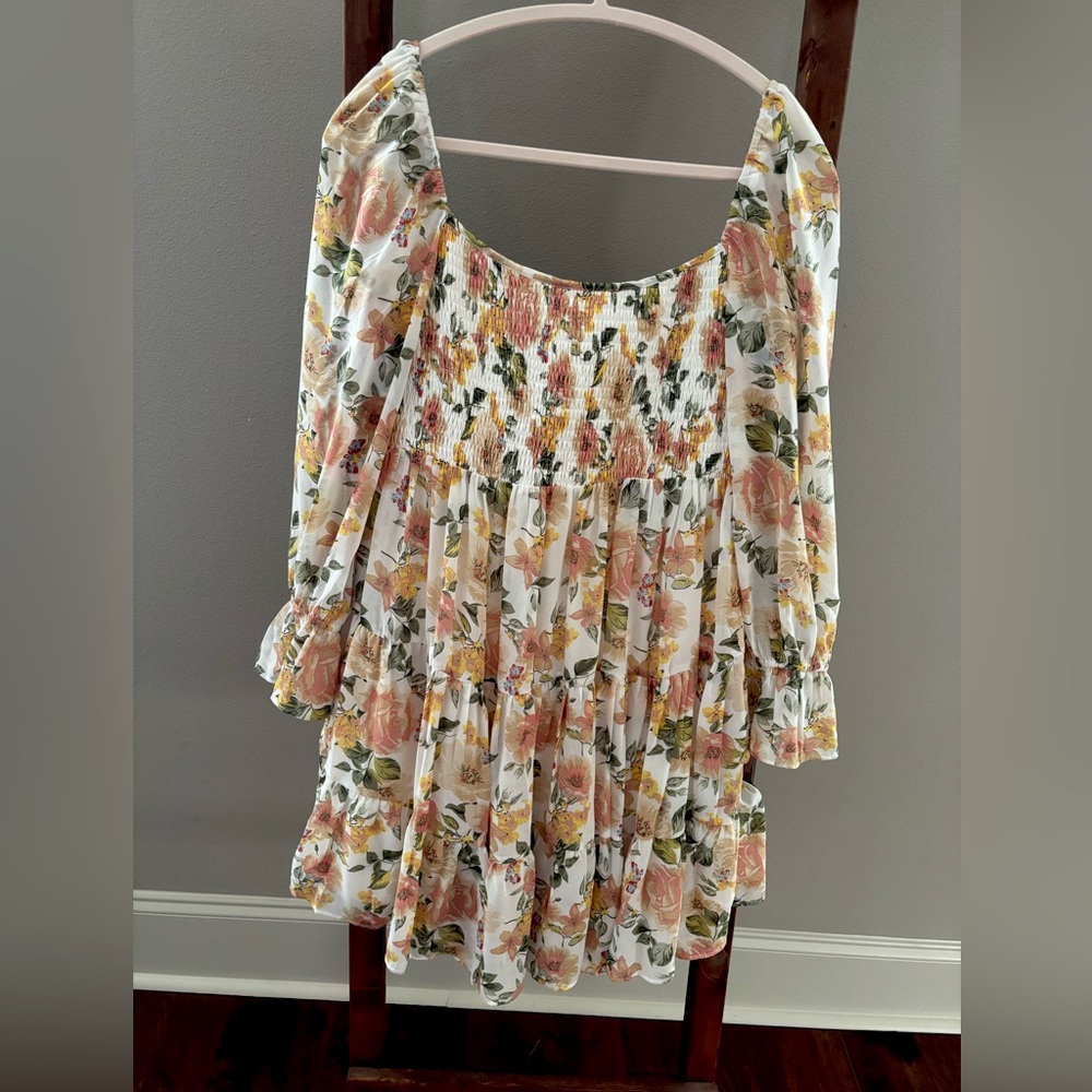 Big Hi Fashion Floral Dress. Size Medium. Never worn, still has tag.
